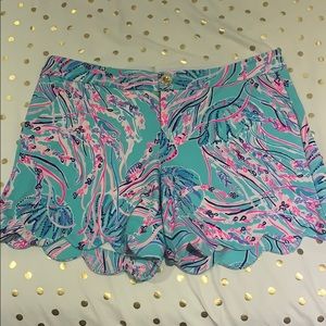Lilly Pulitzer scallop end shorts